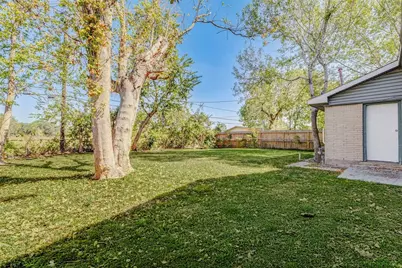 3918 Dalmatian Drive, Houston, TX 77045 - Photo 7