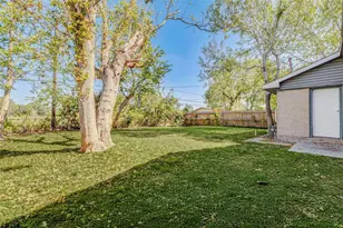 3918 Dalmatian Dr, Houston, TX 77045 - Photo 7