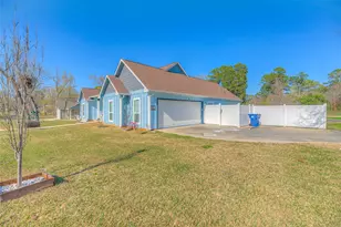 276 Resort Dr, Livingston, TX 77351 - Photo 3