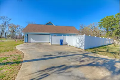 276 Resort Drive, Livingston, TX 77351 - Photo 9