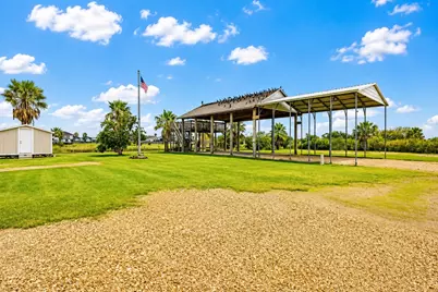 1273 Diamond Road, Crystal Beach, TX 77650 - Photo 5