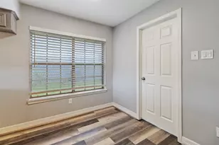 210 Pecan Valley Ct, Friendswood, TX 77546 - Photo 11