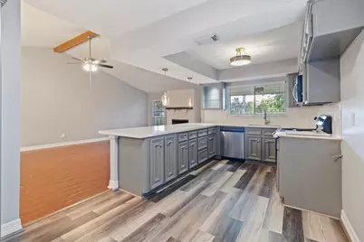 210 Pecan Valley Court, Friendswood, TX 77546 - Photo 9