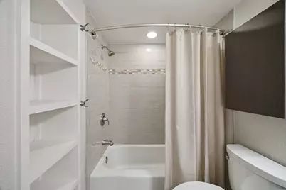 4629 Wild Indigo Street #589, Houston, TX 77027 - Photo 13