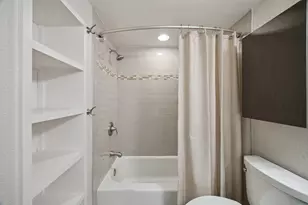 4629 Wild Indigo St, Houston, TX 77027 - Photo 13