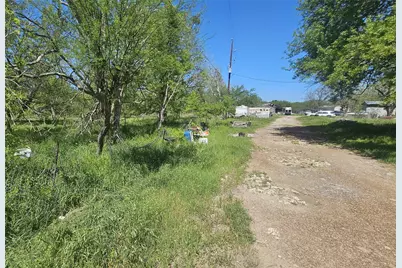 1714 J Newz Lane, Wallis, TX 77485 - Photo 3
