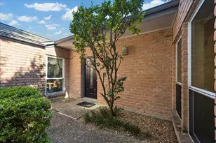 11510 Overbrook Ln, Houston, TX 77077 - Photo 7