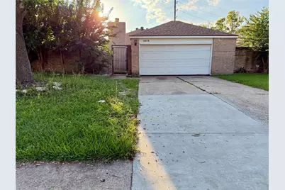 3918 Summit Valley Drive, Houston, TX 77082 - Photo 1