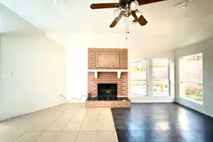 3918 Summit Valley Dr, Houston, TX 77082 - Photo 3