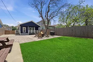 1804 Ursuline St, Galveston, TX 77550 - Photo 23
