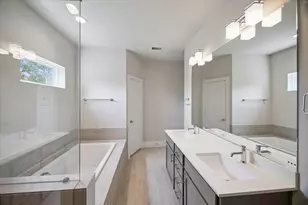 834 Fisher St, Houston, TX 77018 - Photo 21