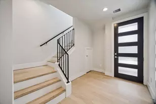 834 Fisher St, Houston, TX 77018 - Photo 3