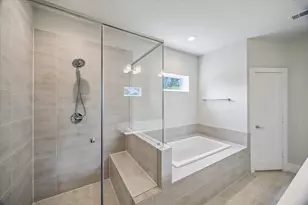 834 Fisher St, Houston, TX 77018 - Photo 13