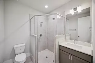834 Fisher St, Houston, TX 77018 - Photo 25