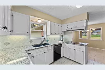 208 Magnolia Way, Huntsville, TX 77320 - Photo 9