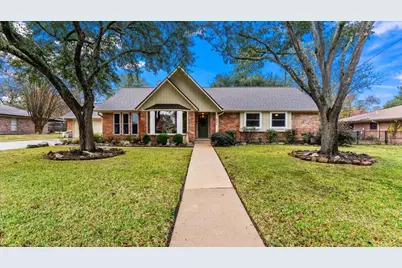 208 Magnolia Way, Huntsville, TX 77320 - Photo 1