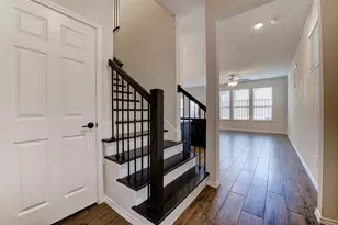 10504 Marston Vineyard Dr, Houston, TX 77025 - Photo 5