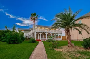 510 Surf Oaks Dr, Seabrook, TX 77586 - Photo 1