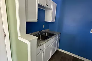 516 Holiday Dr, Galveston, TX 77550 - Photo 7