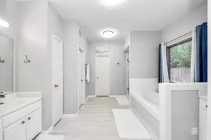 1408 N Pine Orchard Dr, Pearland, TX 77581 - Photo 21