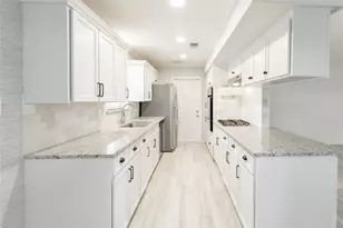 8702 Landwood Dr, Houston, TX 77040 - Photo 7