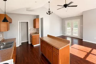 1036 15th St, Hempstead, TX 77445 - Photo 9