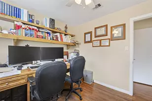 11230 Huggins Dr, Houston, TX 77035 - Photo 33