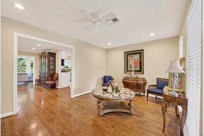 11230 Huggins Drive, Houston, TX 77035 - Photo 5