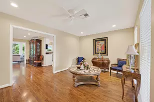 11230 Huggins Dr, Houston, TX 77035 - Photo 5