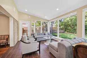 11230 Huggins Dr, Houston, TX 77035 - Photo 21