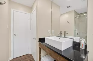 11230 Huggins Dr, Houston, TX 77035 - Photo 37