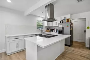8510 Western Dr, Houston, TX 77055 - Photo 9