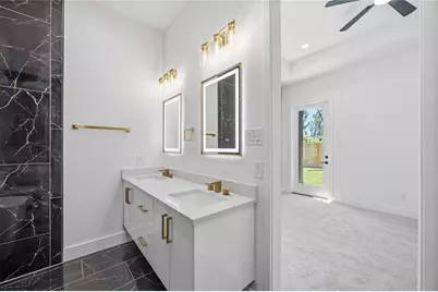 4649 Clover Street #A/B, Houston, TX 77051 - Photo 19