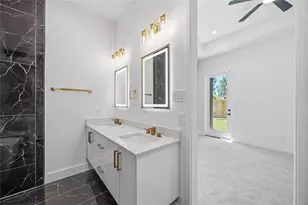 4649 Clover St, Houston, TX 77051 - Photo 19
