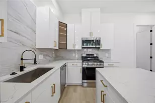 4649 Clover St, Houston, TX 77051 - Photo 9