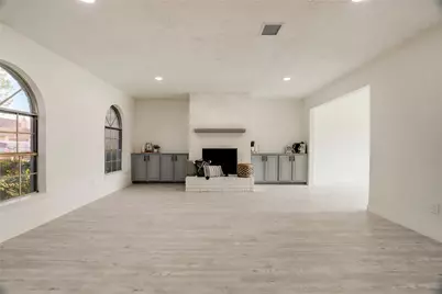 7926 Windy Creek Drive, Houston, TX 77040 - Photo 9