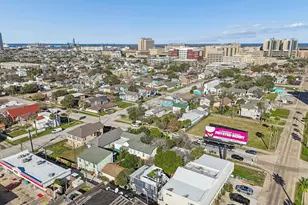 609 Sealy St, Galveston, TX 77550 - Photo 11