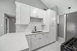 11554 Gullwood Dr, Houston, TX 77089 - Photo 7