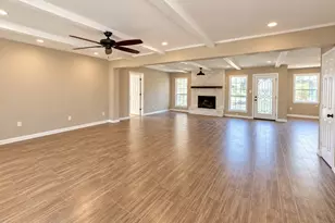 676 Ravensworth Dr, Conroe, TX 77302 - Photo 3