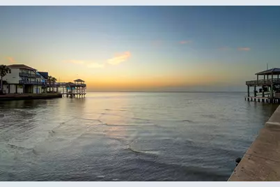 22621 Bay Point Drive, Galveston, TX 77554 - Photo 39