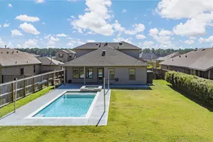 430 Kickapoo Dr, Anahuac, TX 77514 - Photo 5