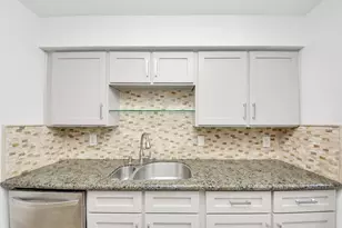 9700 Leawood Blvd, Houston, TX 77099 - Photo 17