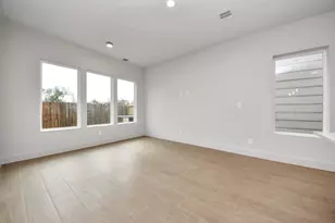 13105 Moncloa Dr, Houston, TX 77047 - Photo 11