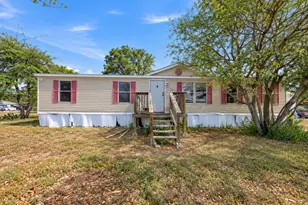 104 Lone Oak Cir, Bastrop, TX 78602 - Photo 1
