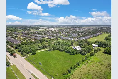 7019 Meadowview Estates Court, Sugar Land, TX 77479 - Photo 5