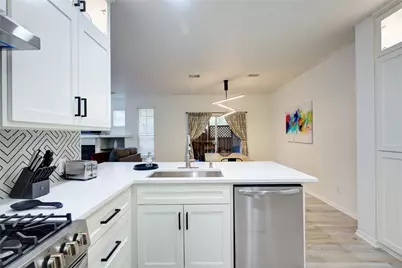 76 Scarlet Woods Court, The Woodlands, TX 77380 - Photo 11