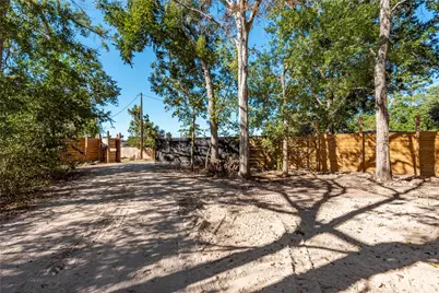 225 Foster Street, Alvin, TX 77511 - Photo 15