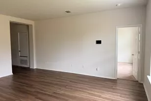 1829 T H Johnson Dr, Taylor, TX 76574 - Photo 11
