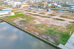 1107 Gator Point, Crystal Beach, TX 77650 - Photo 13