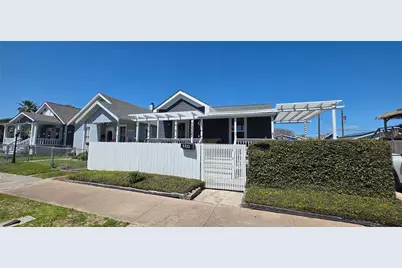 3322 Ave R 1/2 Avenue, Galveston, TX 77550 - Photo 1